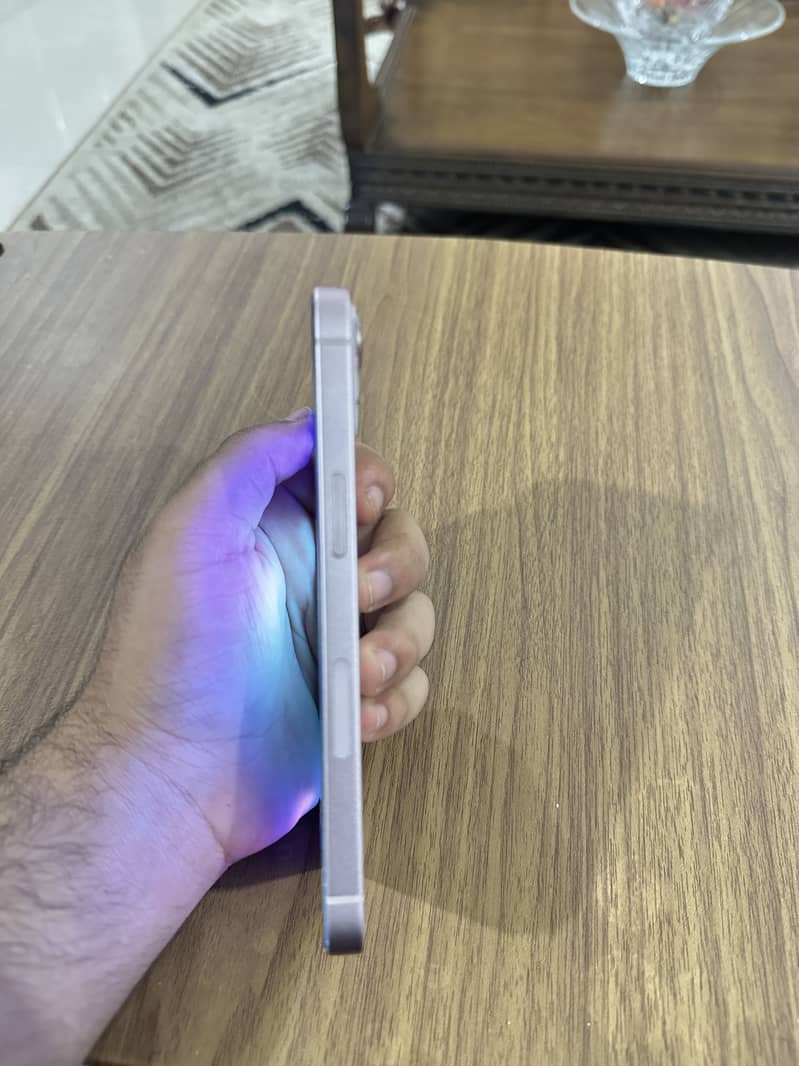 Apple iPhone 13 7