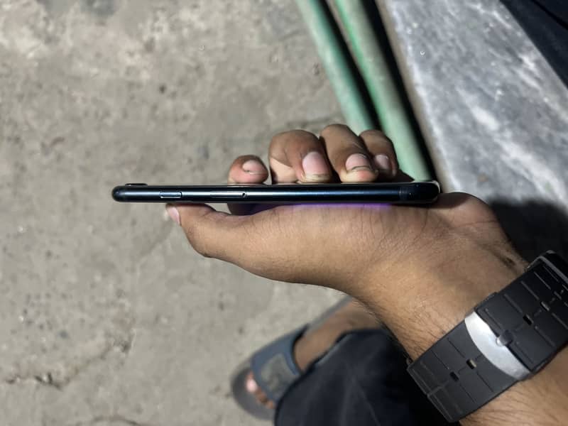Apple iPhone SE 3