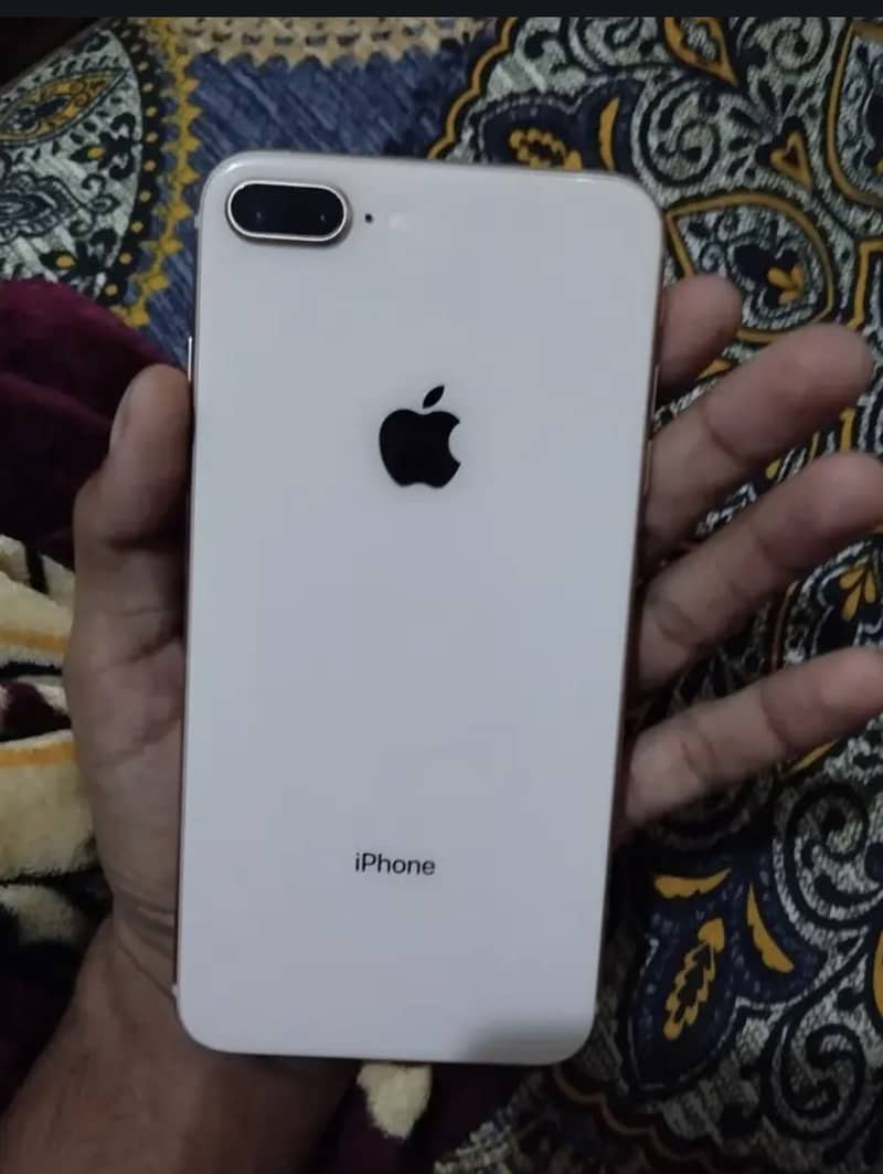 Apple iPhone 8 Plus 0