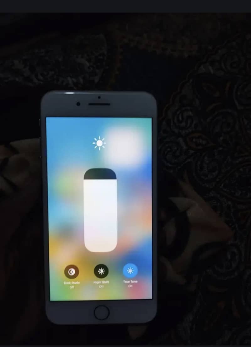 Apple iPhone 8 Plus 4