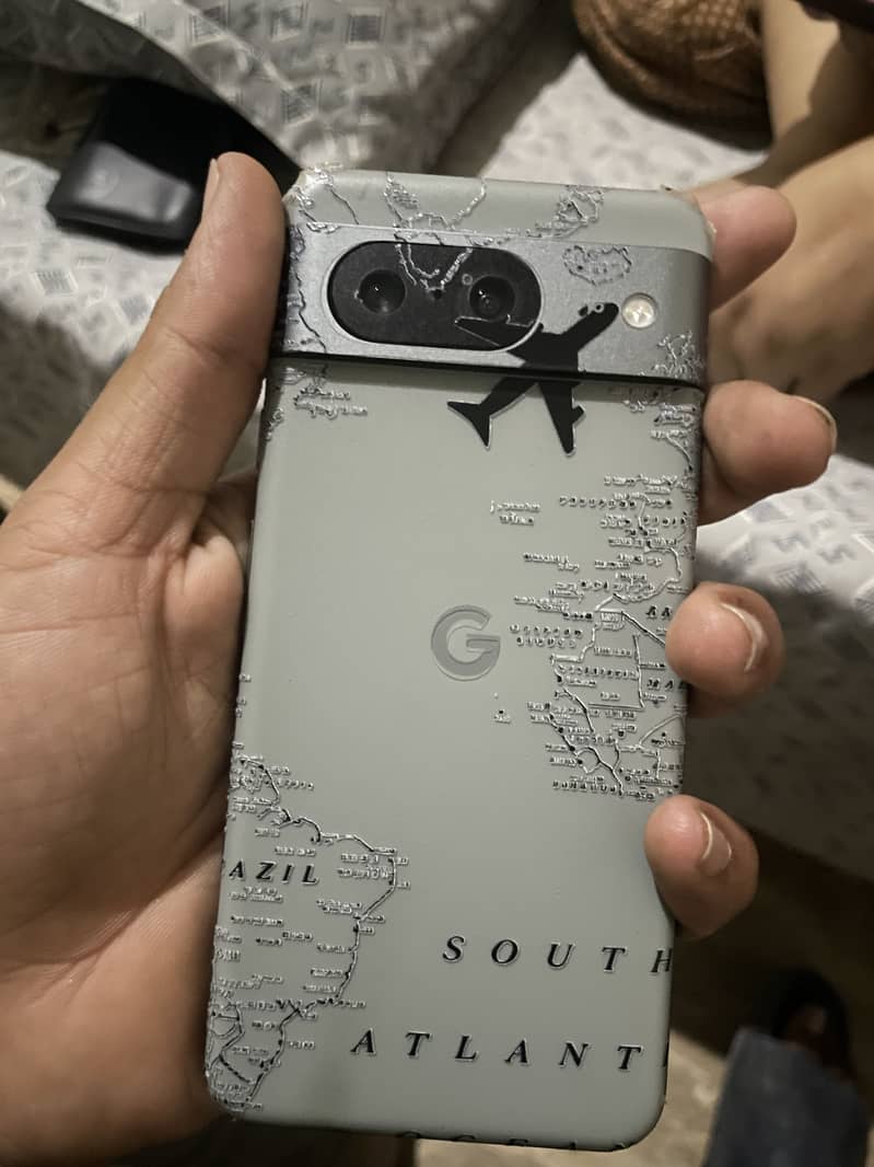 Google Pixel 8 4