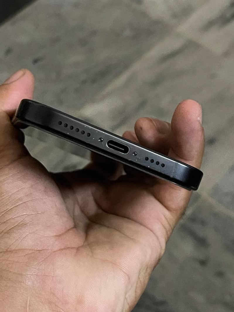 IPhone 16 Pro Max 5