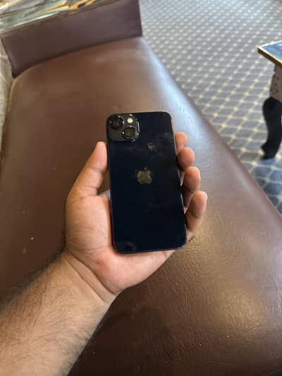 Apple iPhone 13