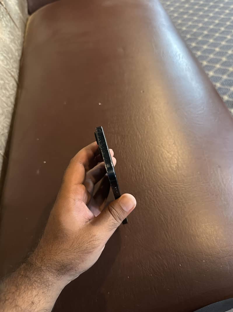 Apple iPhone 13 4