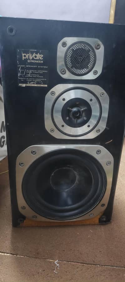 denon amplifier and poineer speaker
