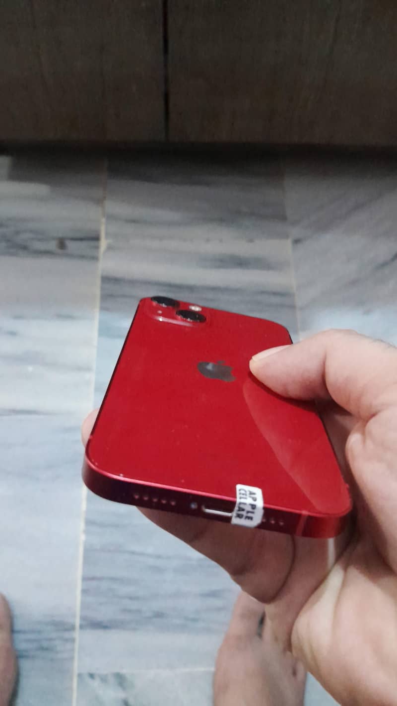 Apple iPhone 13 2