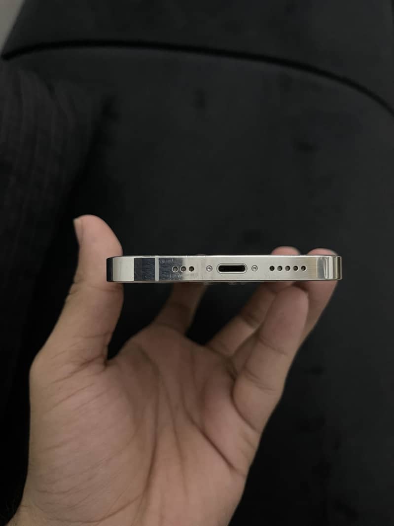 Apple iPhone 12 Pro 1