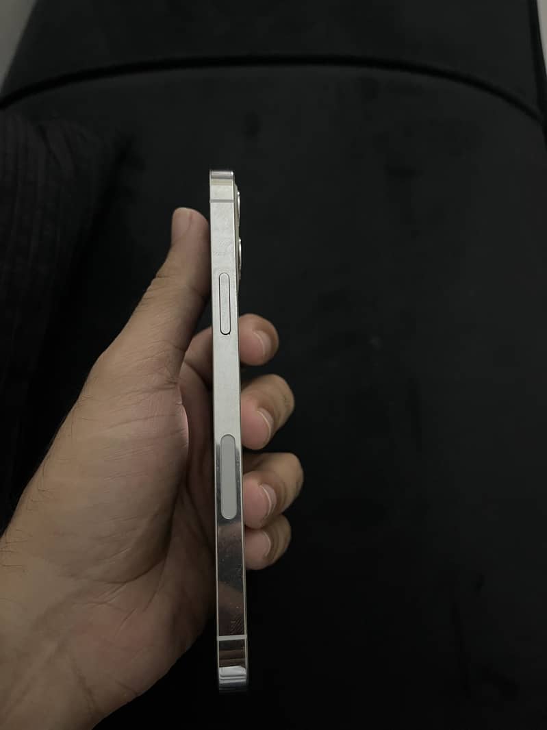 Apple iPhone 12 Pro 2