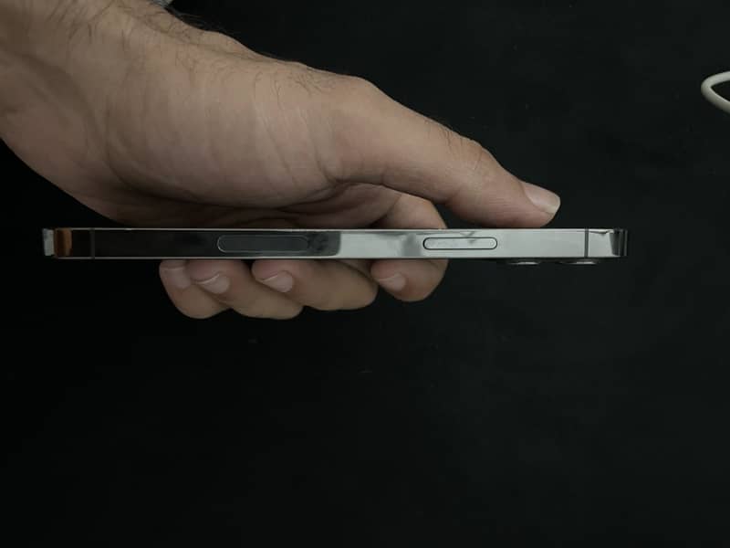 Apple iPhone 12 Pro 4