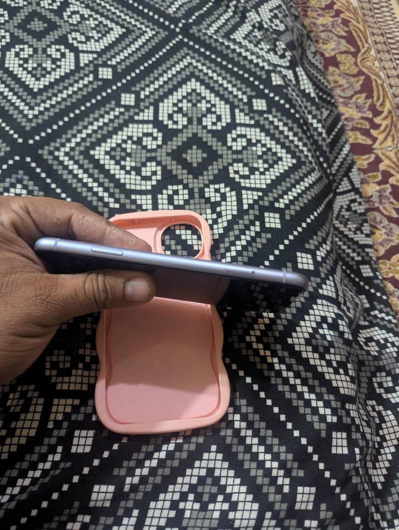 Apple iPhone 11 5