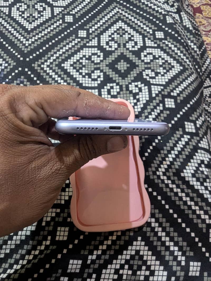 Apple iPhone 11 6