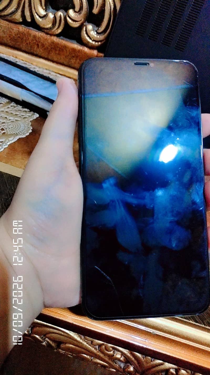 Apple iPhone XS Max 2