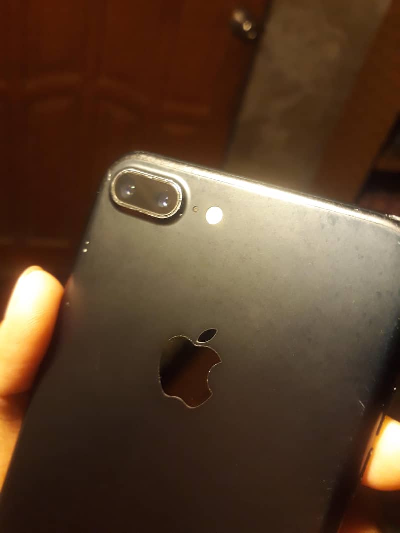 Apple iPhone 7 Plus 1