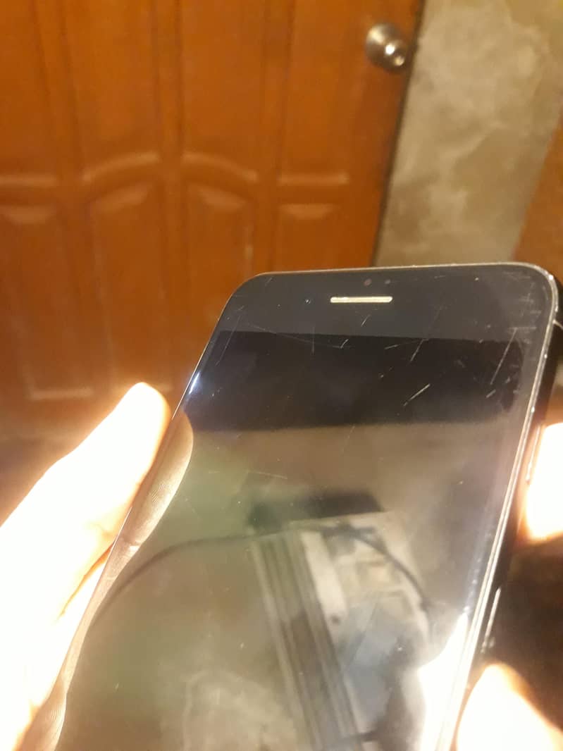 Apple iPhone 7 Plus 4
