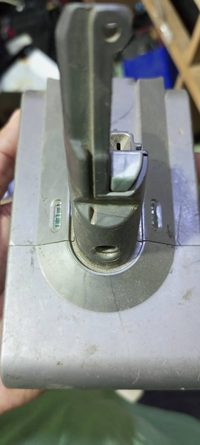 dyson battery 0