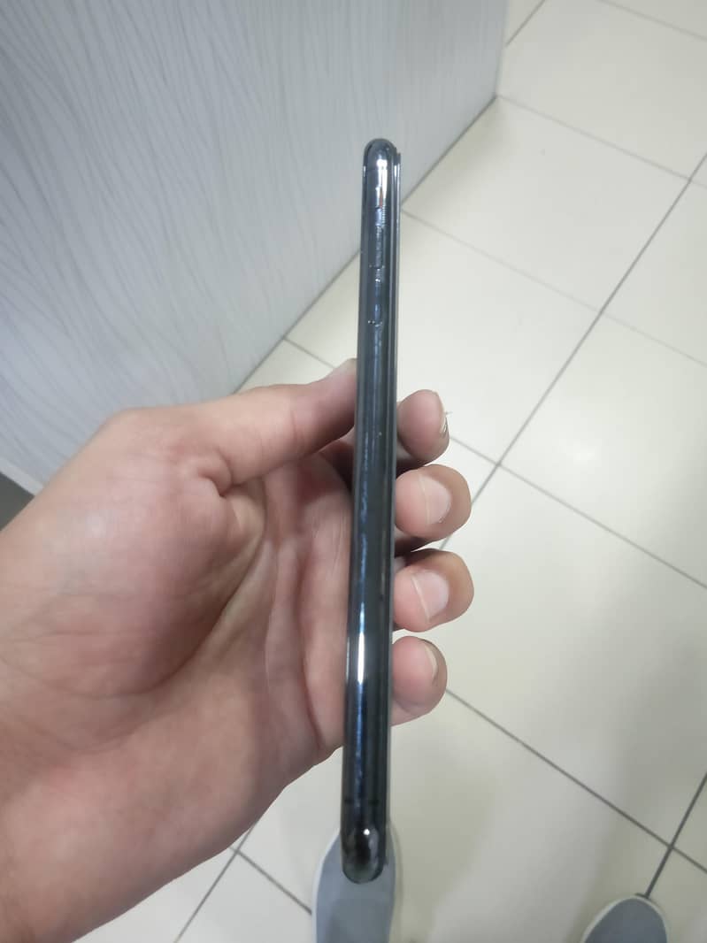 Apple iPhone XS Max 0