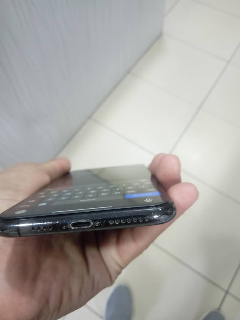 Apple iPhone XS Max 1