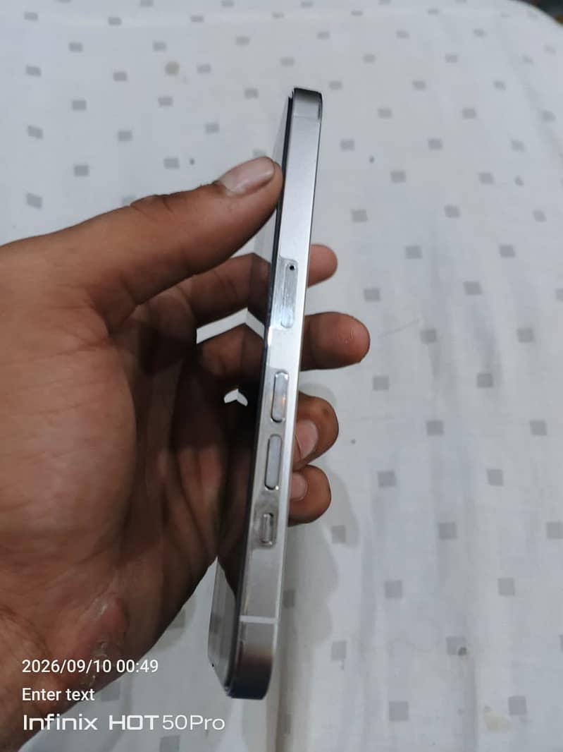 Apple iPhone 13 Pro 4