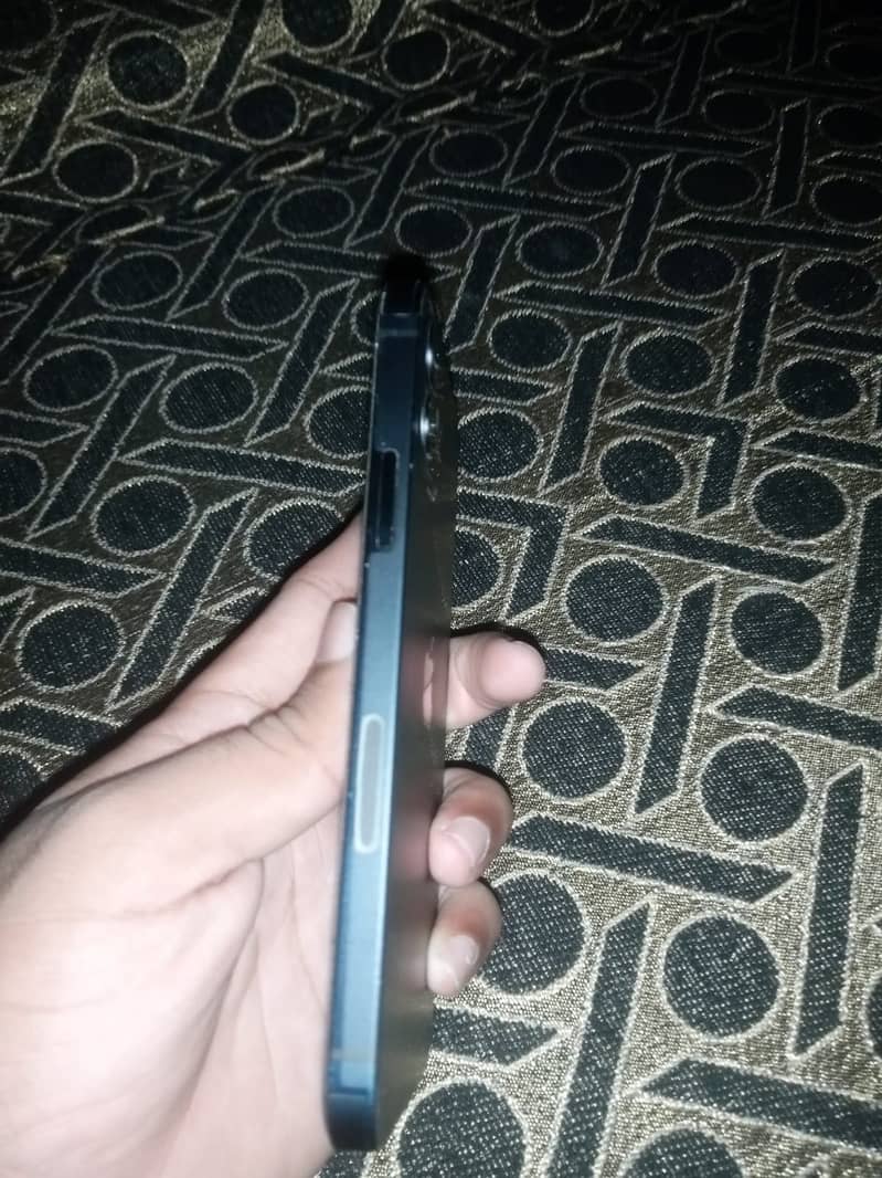 Apple iPhone 12 3