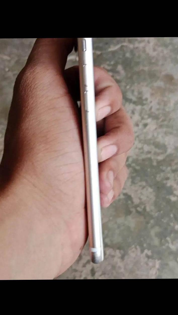 Apple iPhone 7 2