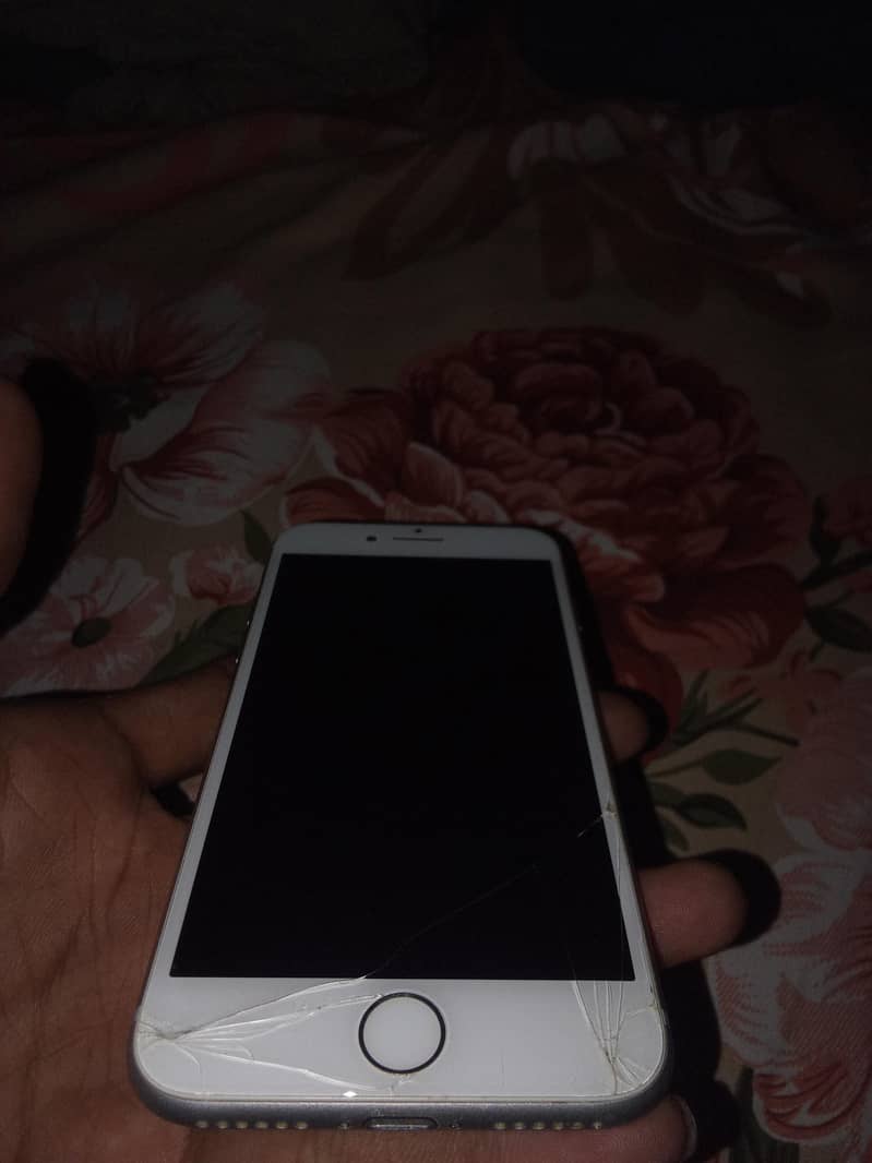Apple iPhone 8 6