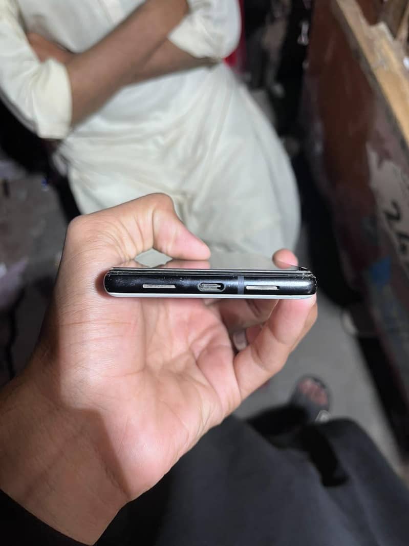 Google Pixel 6 3