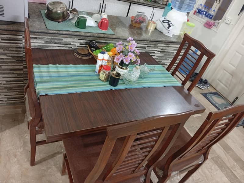 Dinning table 0