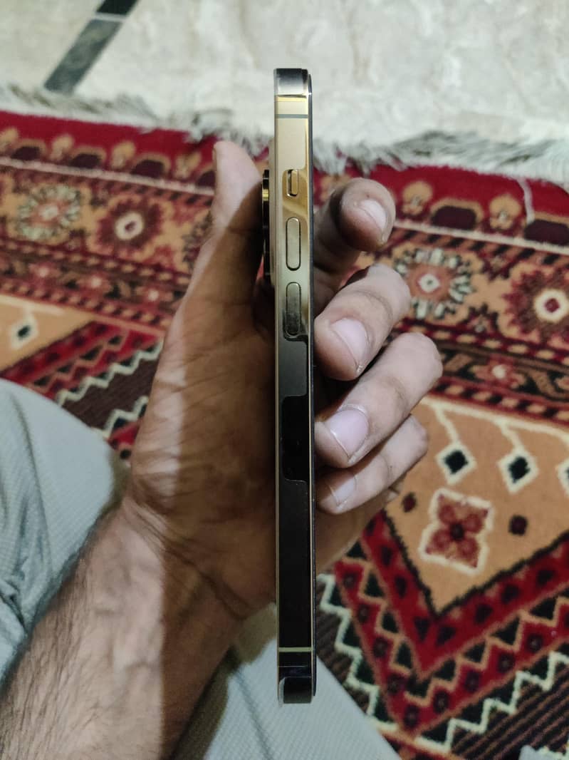 iphone 14 pro 4