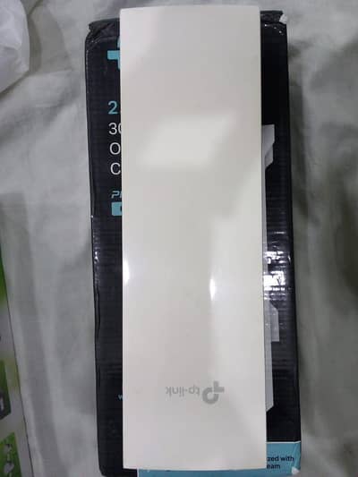 TP-Link CPE220 300Mbps 12dbi 2.4GHz Outdoor CPE onth USed Like New