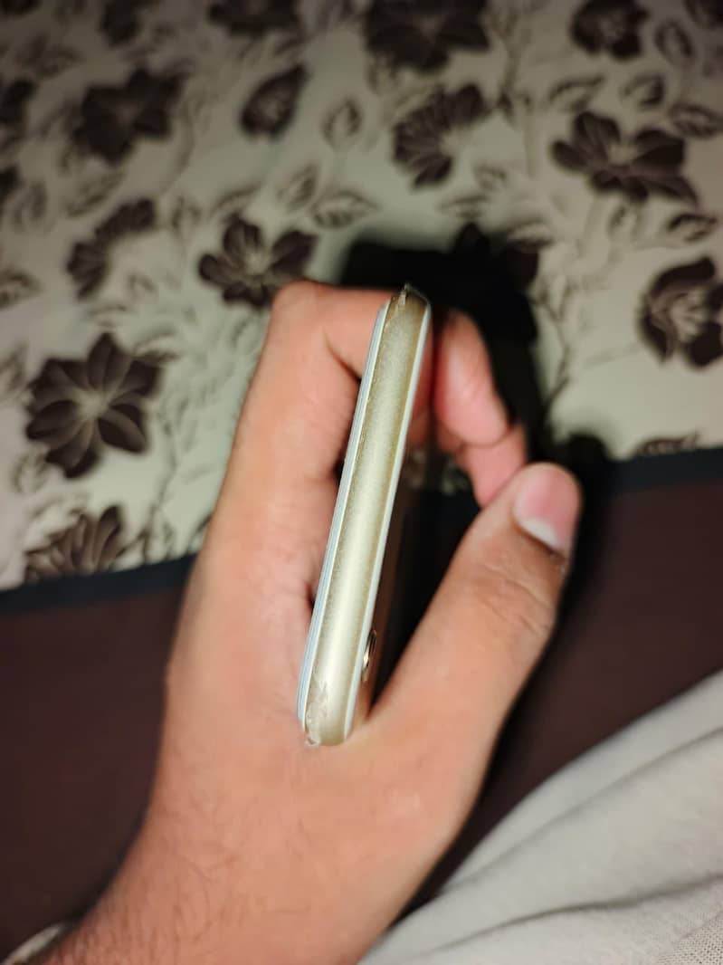 Apple iPhone 6S 0