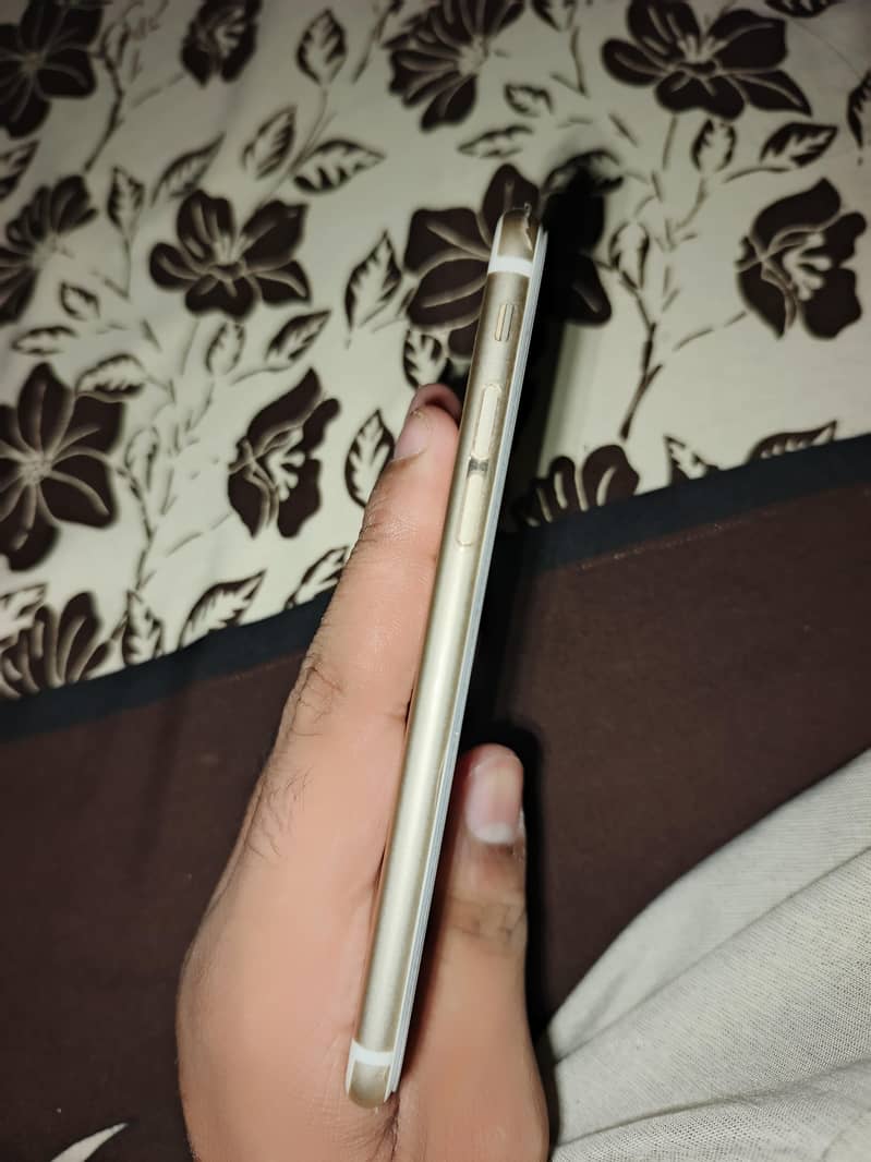 Apple iPhone 6S 3