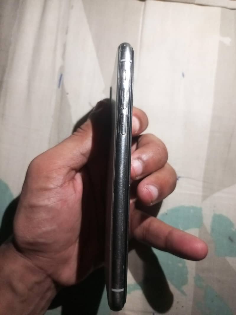Apple iPhone X 3