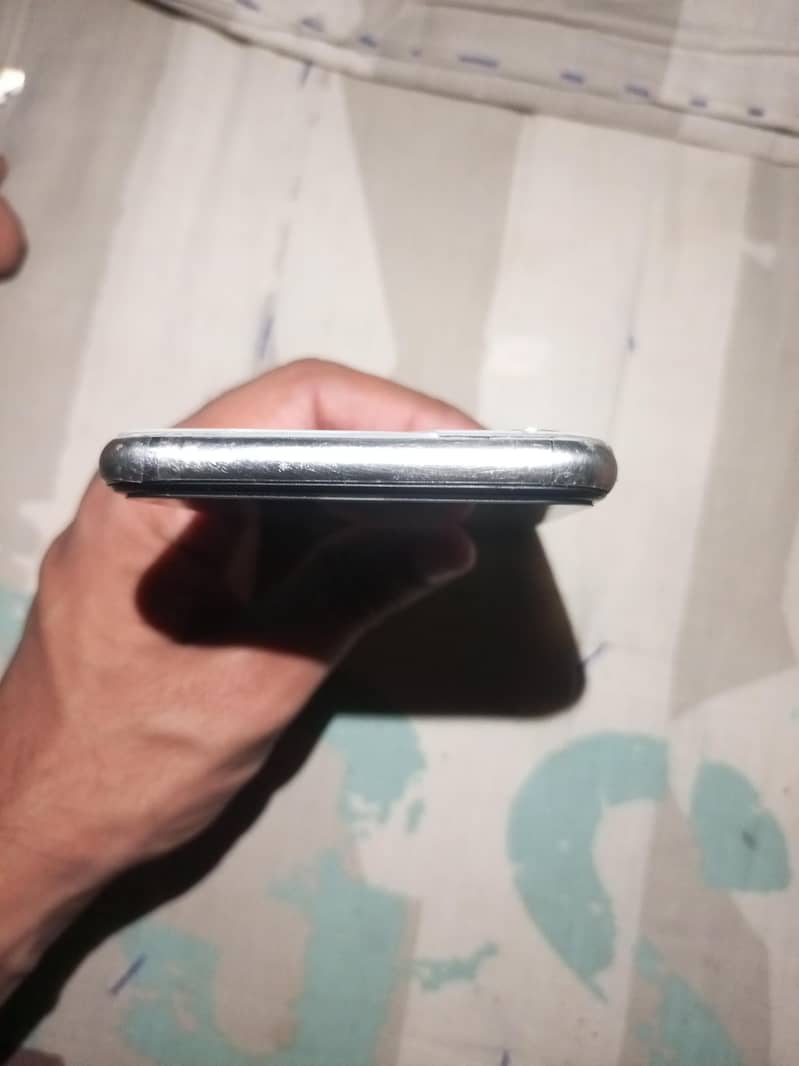 Apple iPhone X 4
