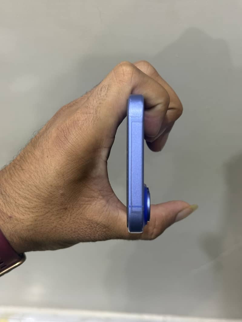 Apple iPhone 16 1