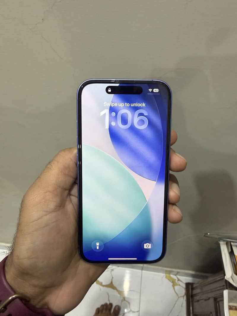 Apple iPhone 16 6