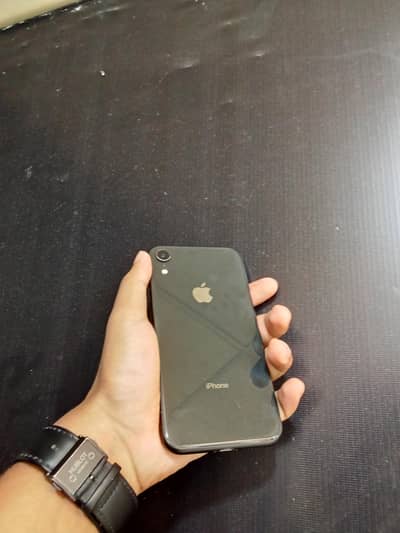 Apple iPhone XR jv 64gb battery health:71%