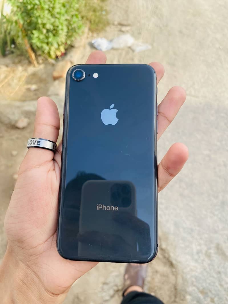Apple iPhone 8 0