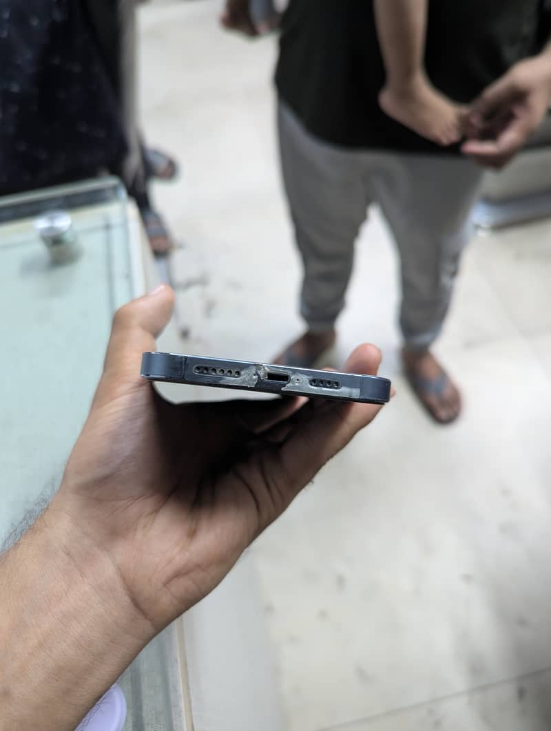 Apple iPhone 13 Pro Max 3