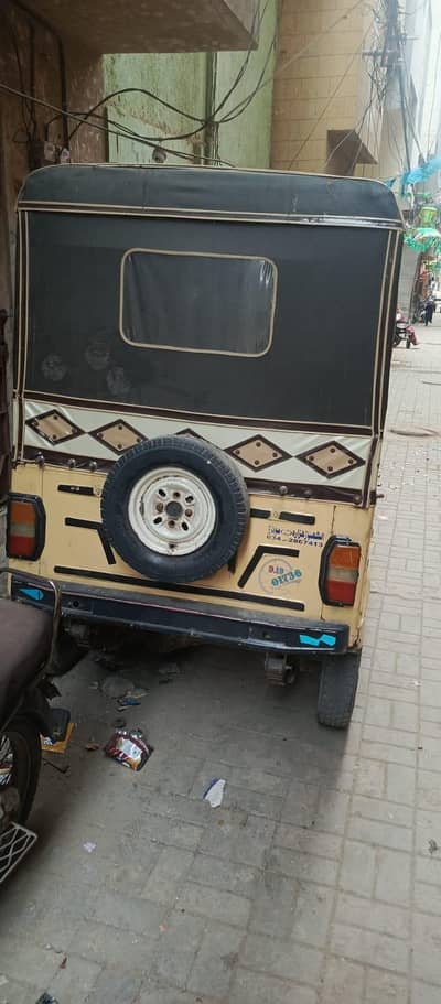 اچھی حالت میں رکشہ برائے فروخت
