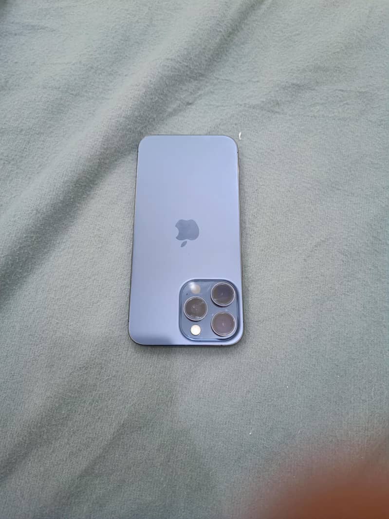 Apple iPhone 15 Pro Max 0