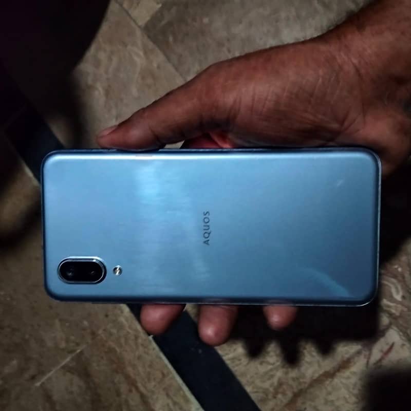 Sharp Aquos Sense 3 plus 2