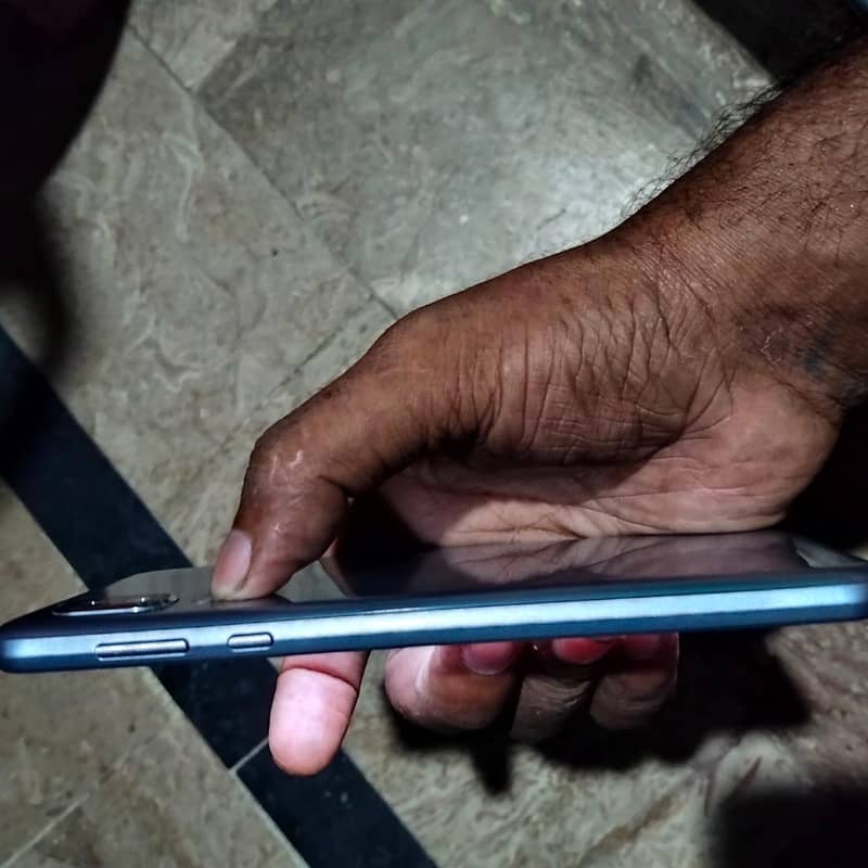 Sharp Aquos Sense 3 plus 4