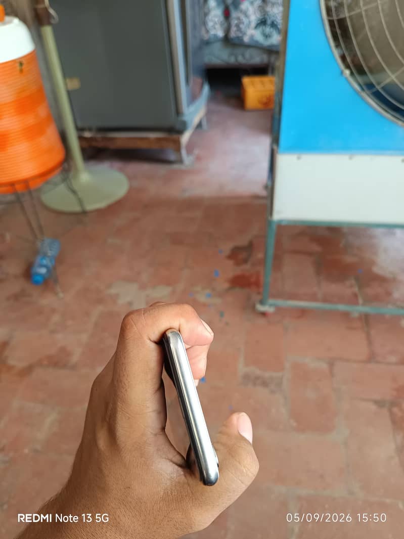Apple iPhone X 4