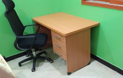 Office / Study Table & Ergonomic Mesh Chair in Excellent Condition ‎
