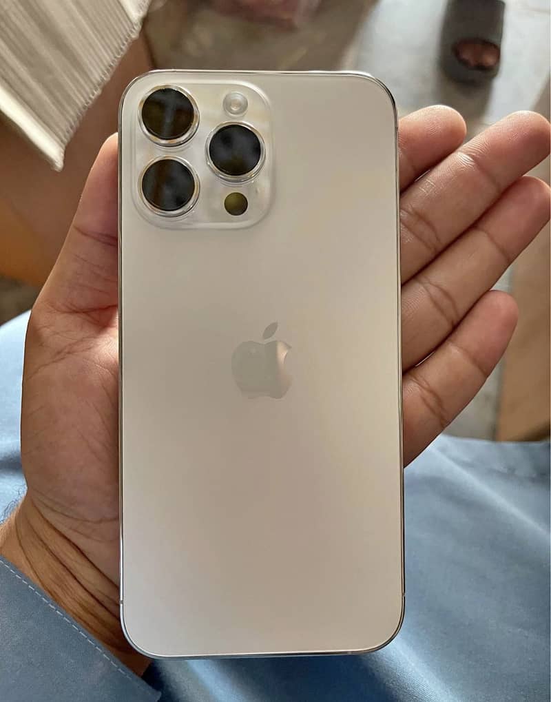 Apple iPhone 14 Pro Max 0