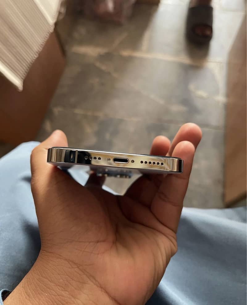 Apple iPhone 14 Pro Max 5