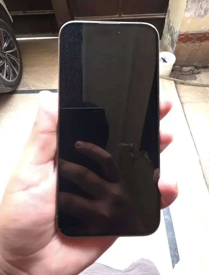 Apple iPhone 15 Pro Max 2