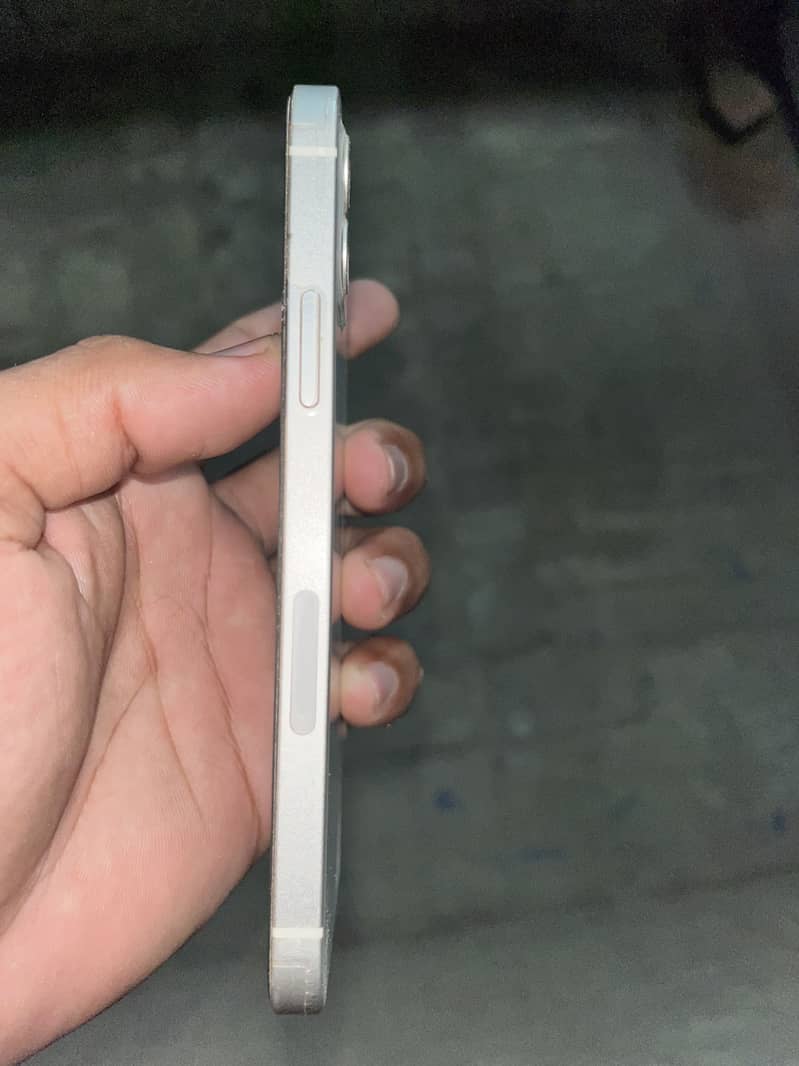 Apple iPhone 12 4