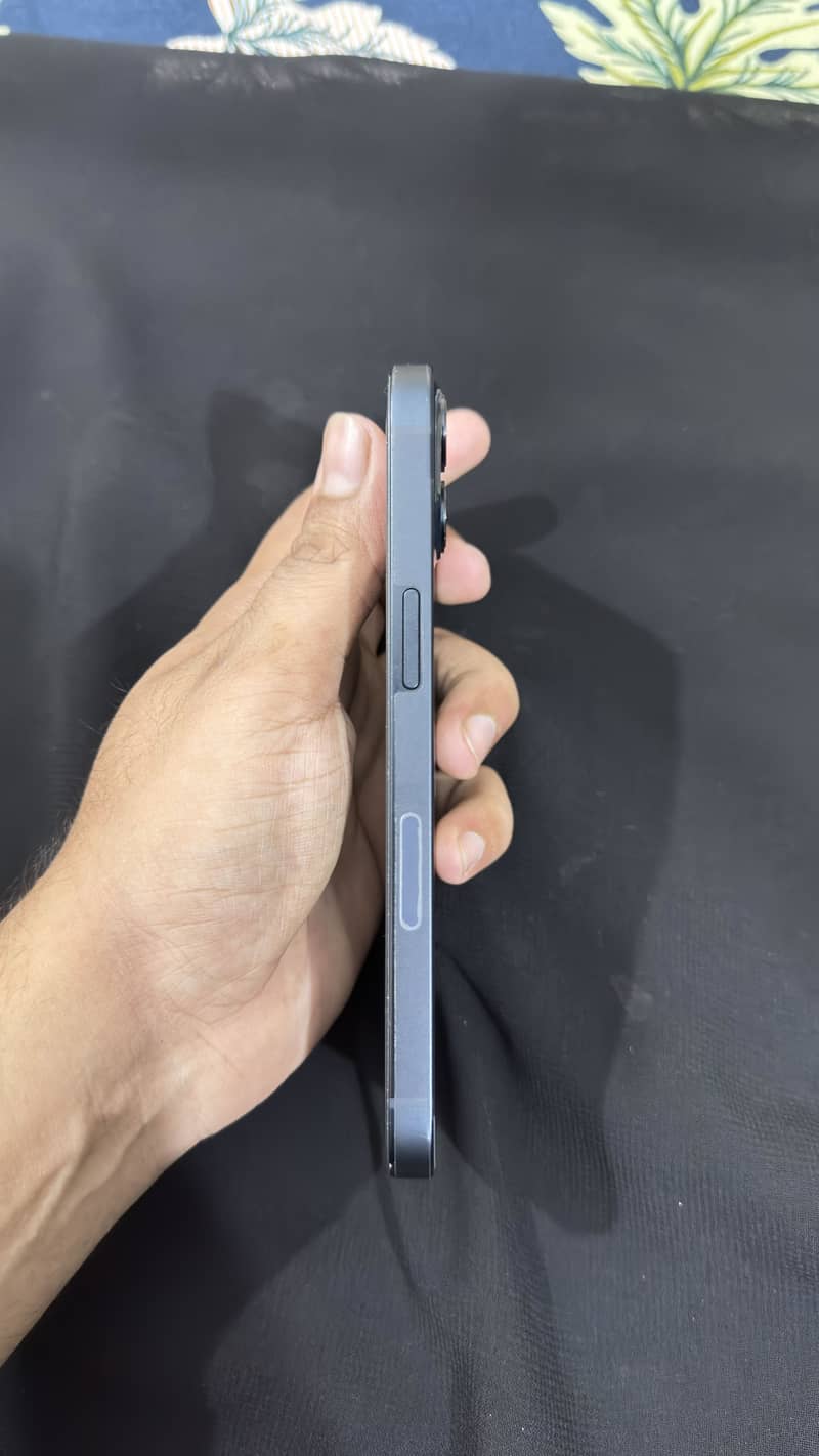 Apple iPhone 13 3
