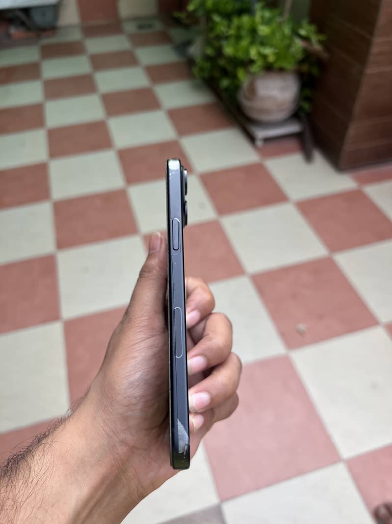 Apple iPhone 15 plus 3
